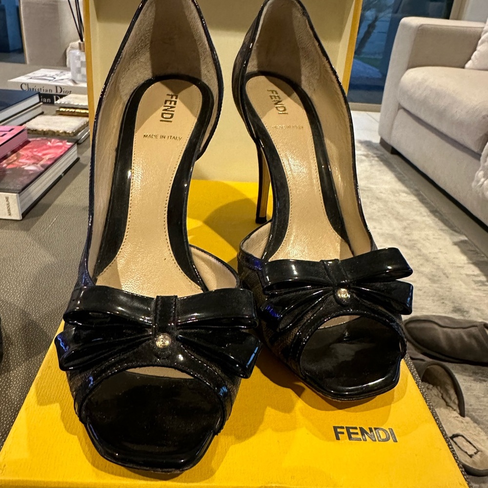fendi open toe dorsay pump  tabacco/nero
